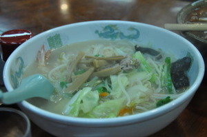 海老タン麺