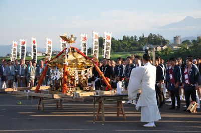 神輿の川下り